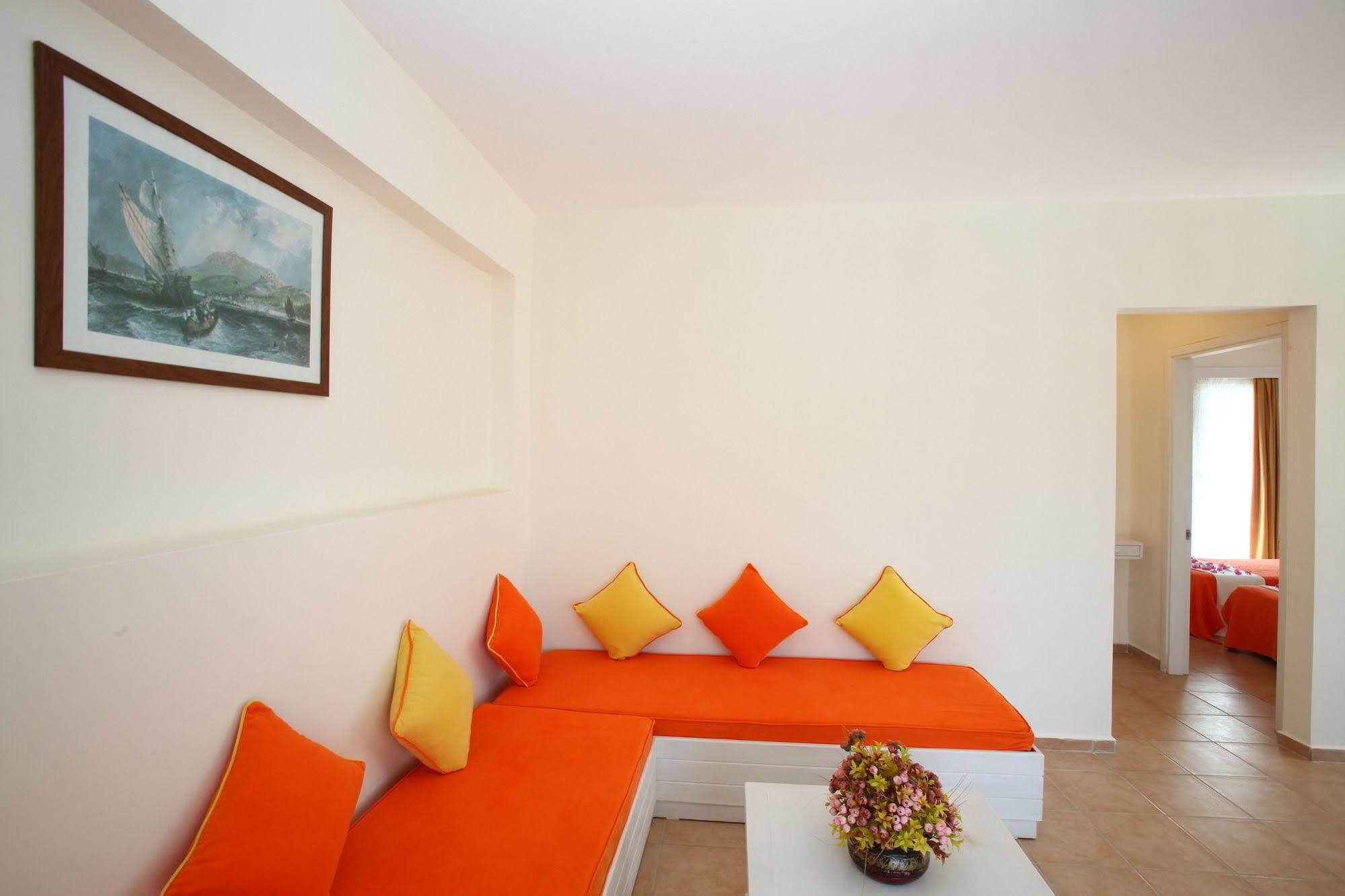 Muskebi Apart Otel Ortakent Buitenkant foto