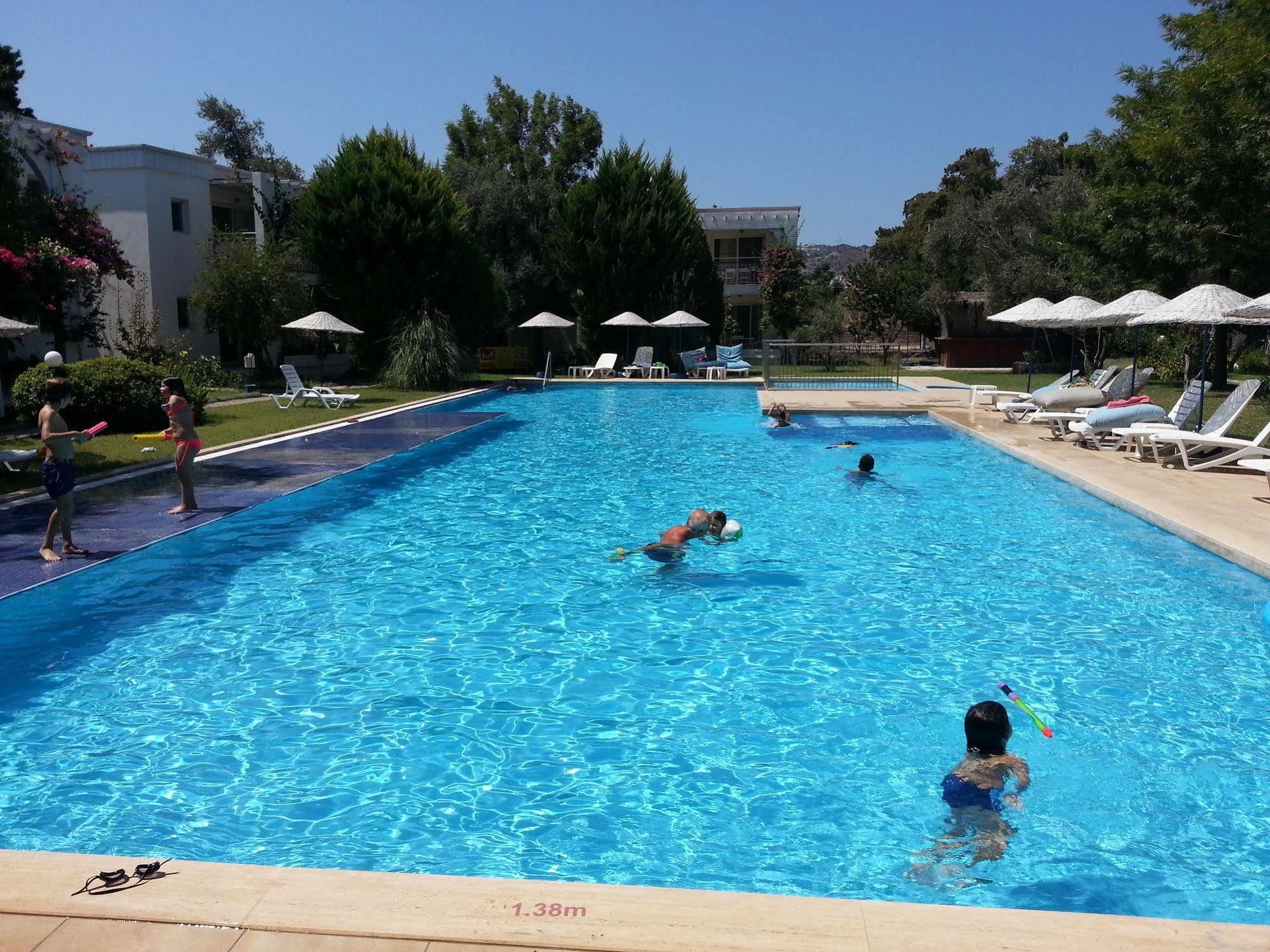 Muskebi Apart Otel Ortakent Buitenkant foto